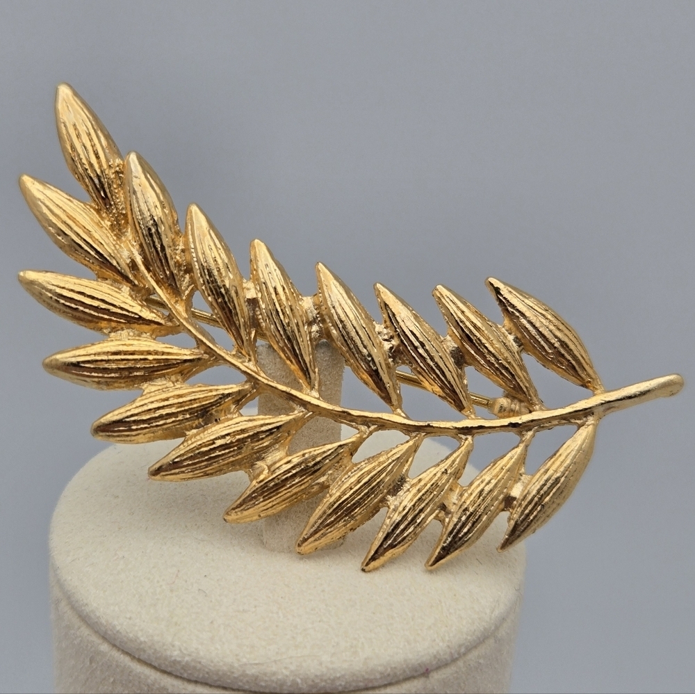 Greek Olive Gold Tone Leaf Branch Brooch Pin Brushed Satin Vintage - Picture 5 of 9